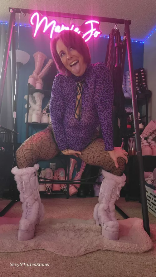 I bet these boots would look good around your neck! 