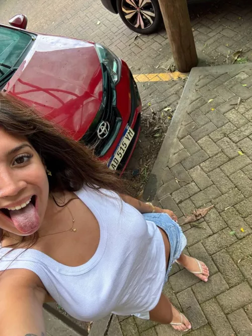 I could give u a lot of pleasure with my tongue
