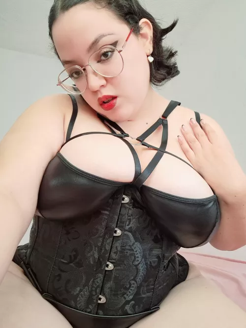 I was just remembering the first time a submissive blocked me for fucking his little wallet too hard 😂[findom]