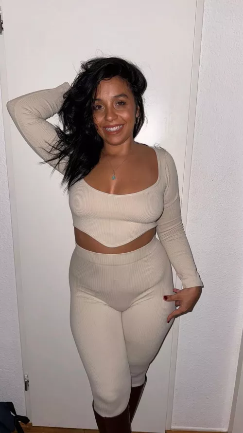 ❤️I'm Galadriel ❤️❤️I love to see how you would want to lick my Butt❤️❤️❤️The first one to send me this emoji ⭐️ on my OF gets 🎁!