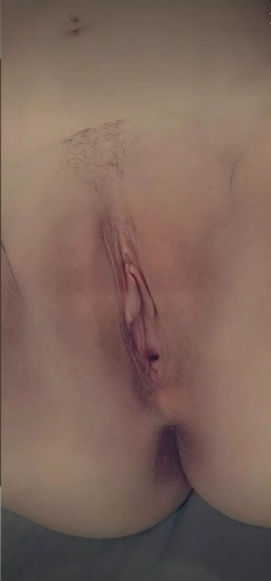 Is this the prettiest pussy you ever did see?