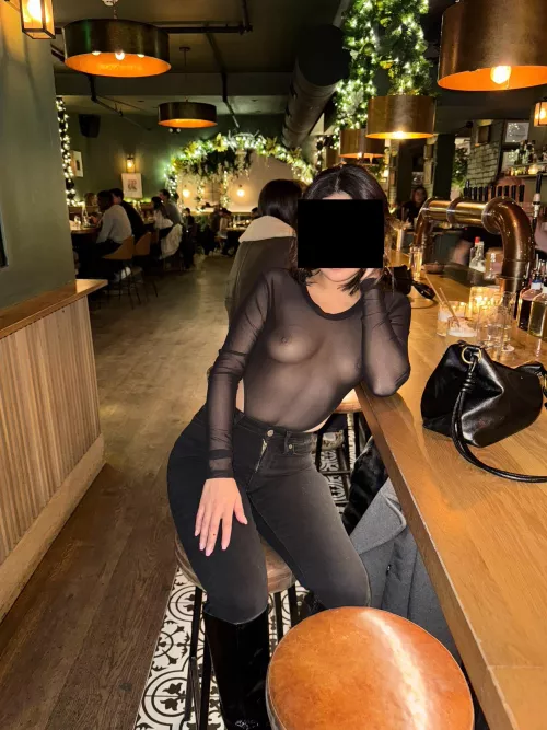 It was Sunday, and there was indeed no bra worn