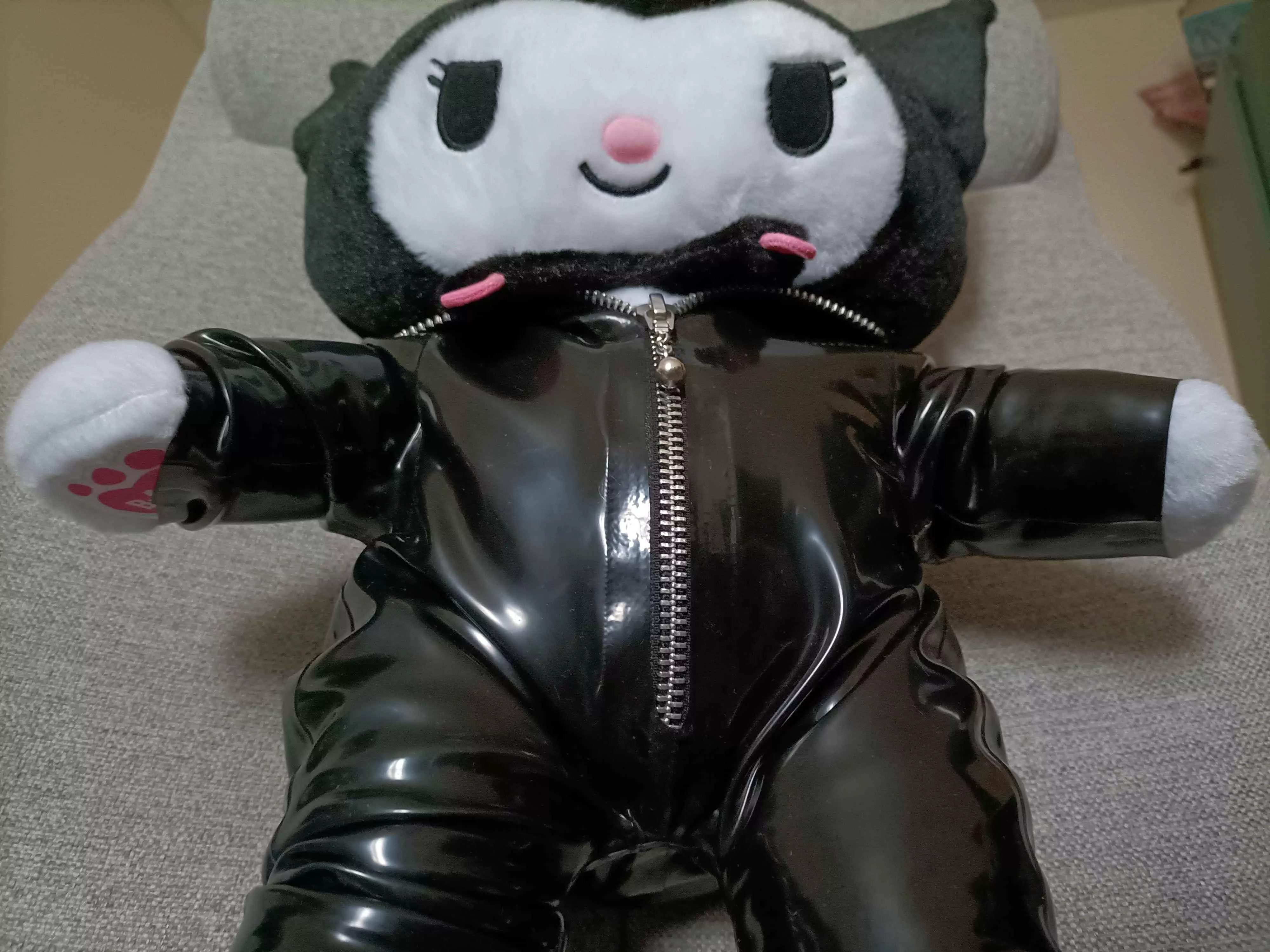 Kuromi in latex 