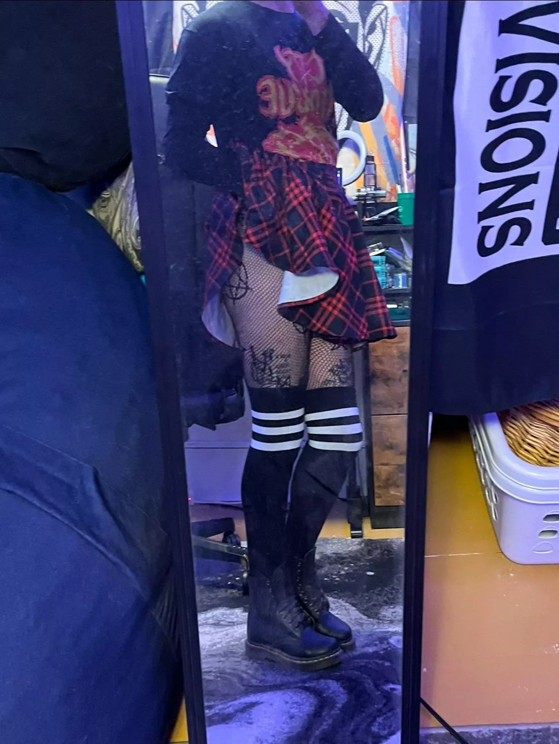 Let me be cute for you 