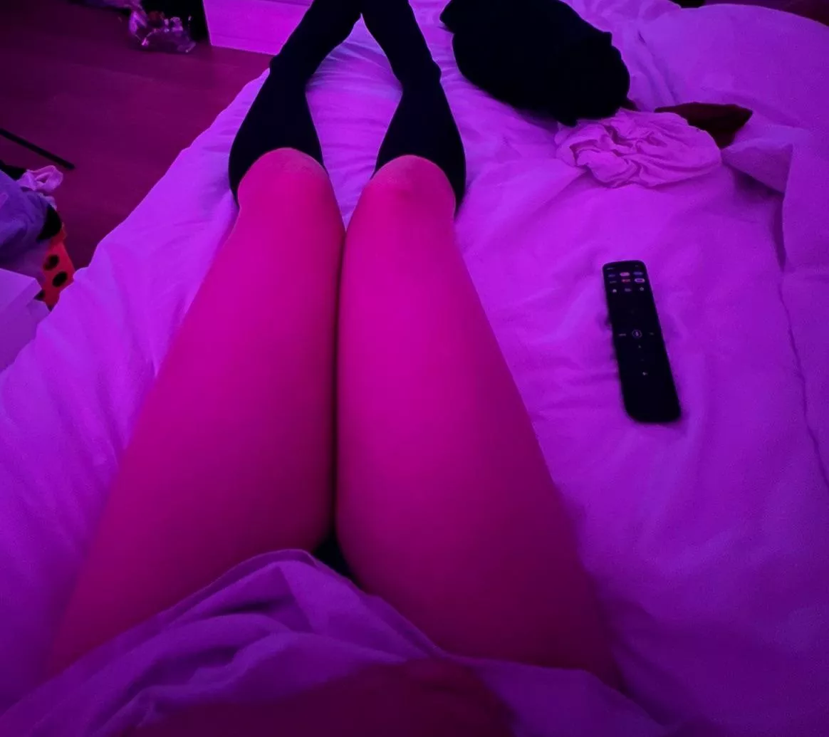 Let’s make love with a kitsune mask on as we watch anime 👩🏻‍❤️‍👨🏻