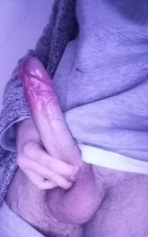 Looking for someone to cum on! - Message me 