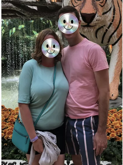 M40F37 this Thursday bump n grind party 