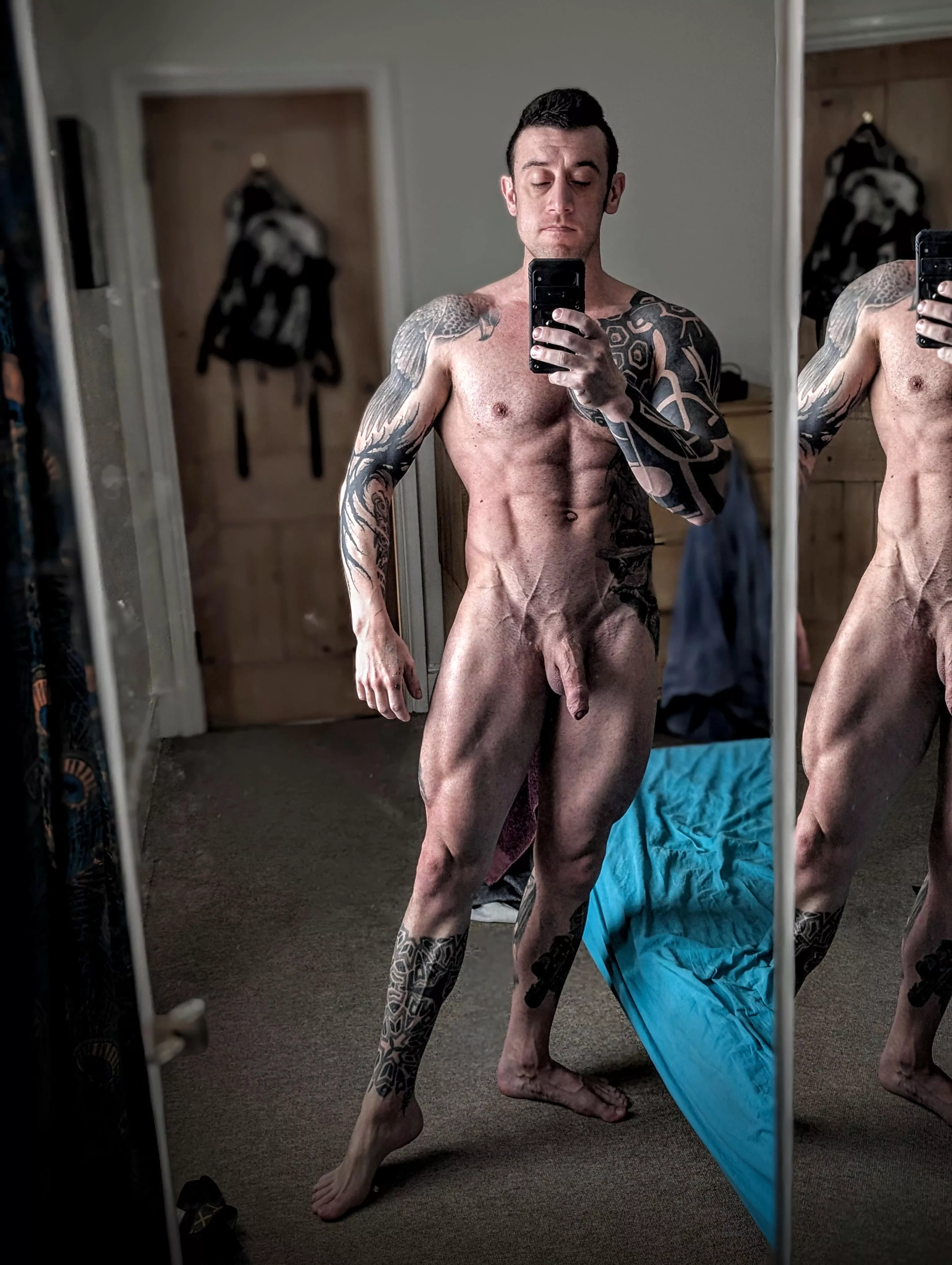 Morning light, hitting just right 😉💪😈