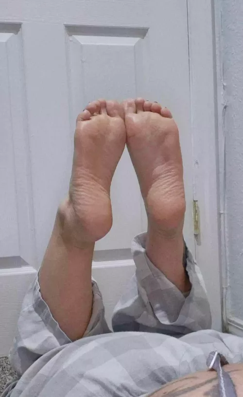 My feet are quite friendly (: they won’t bite 