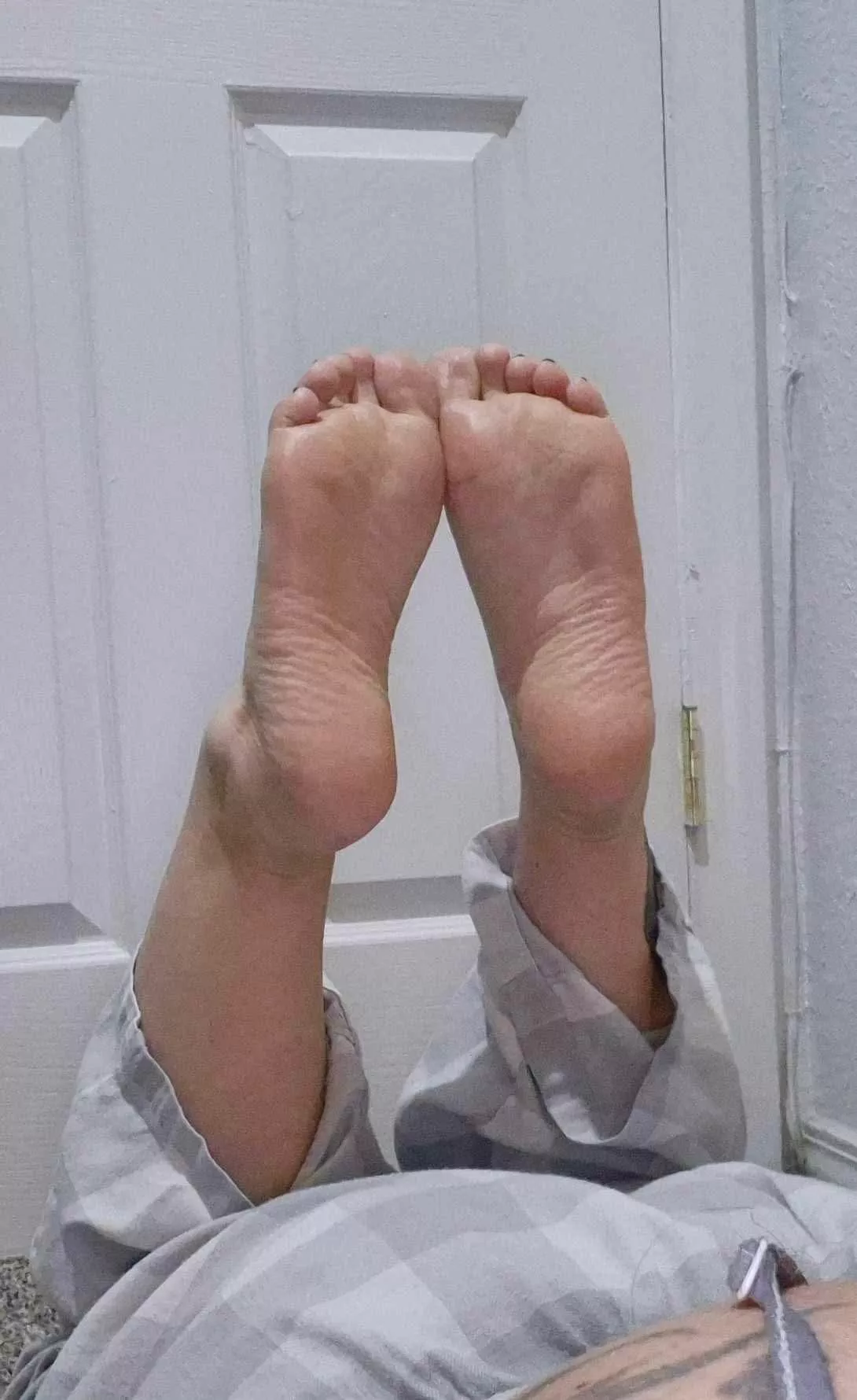 My feet are quite friendly (: they won’t bite 