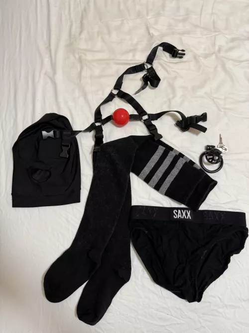 Prepping for my third round of selfbondage!