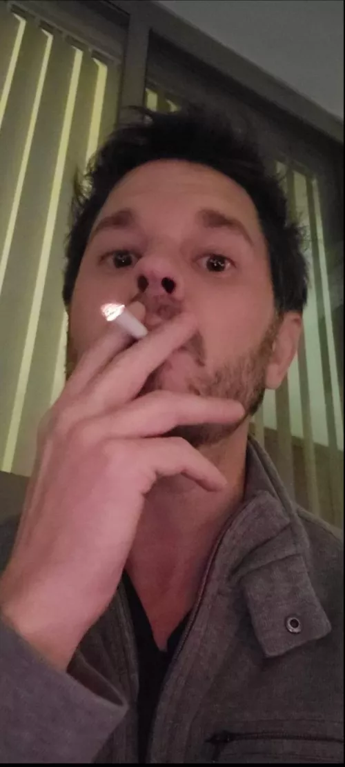 Saturday night smoke 🚬 