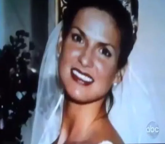 Savanna was a beautiful bride! Can anyone guess what her husband got her as a wedding present?