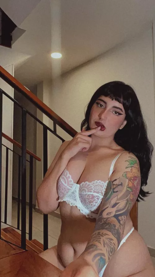 [selling] I need a new boss to obey all his orders, it doesn't matter if it's to satisfy a strange desire. Very fetish friendly and willing to do anything, especially [gfe][vid][pic][custom][bdsm][dirty][roleplay] Can verify! 