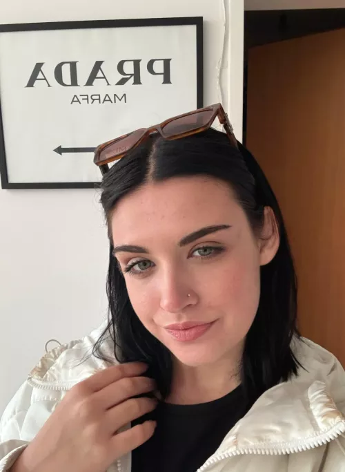 Spotted: A girl with cute freckles and a whole lot of sass! 😏