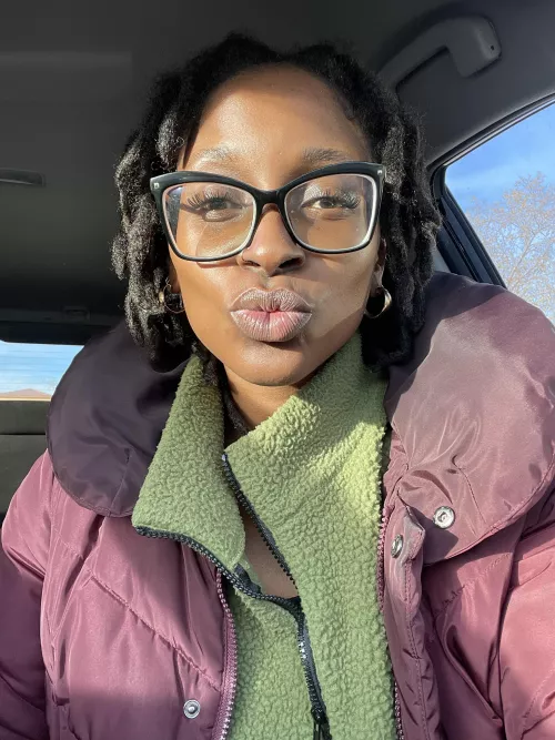 stare into my eyes & know ur wallet belongs to me😵‍💫don’t even think about holding back.