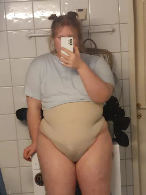 Thick girls anyone? 🥺