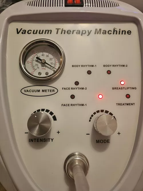 Vacuum Therapy Machine