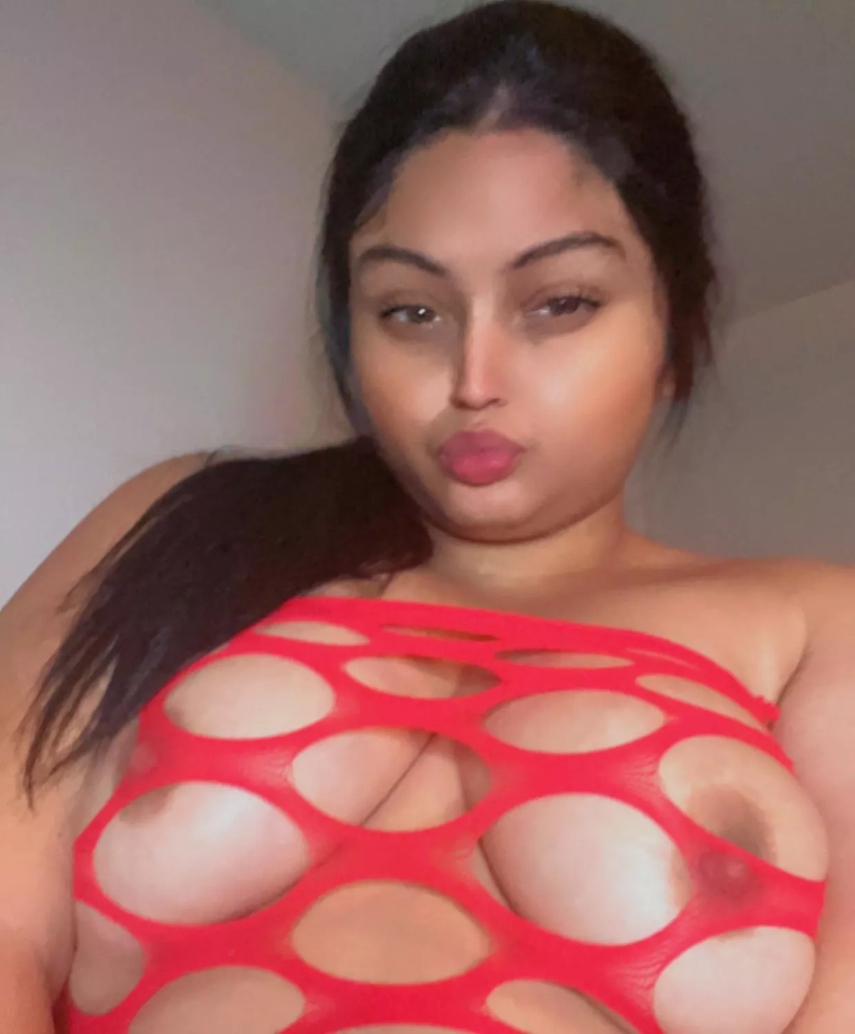 Wanna cuddle with a latina bbw ?