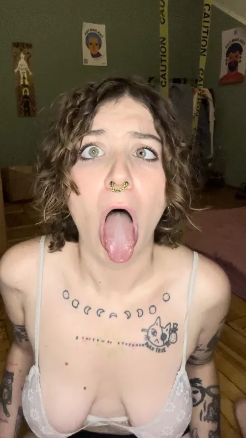 Wanna play truth or dare? 