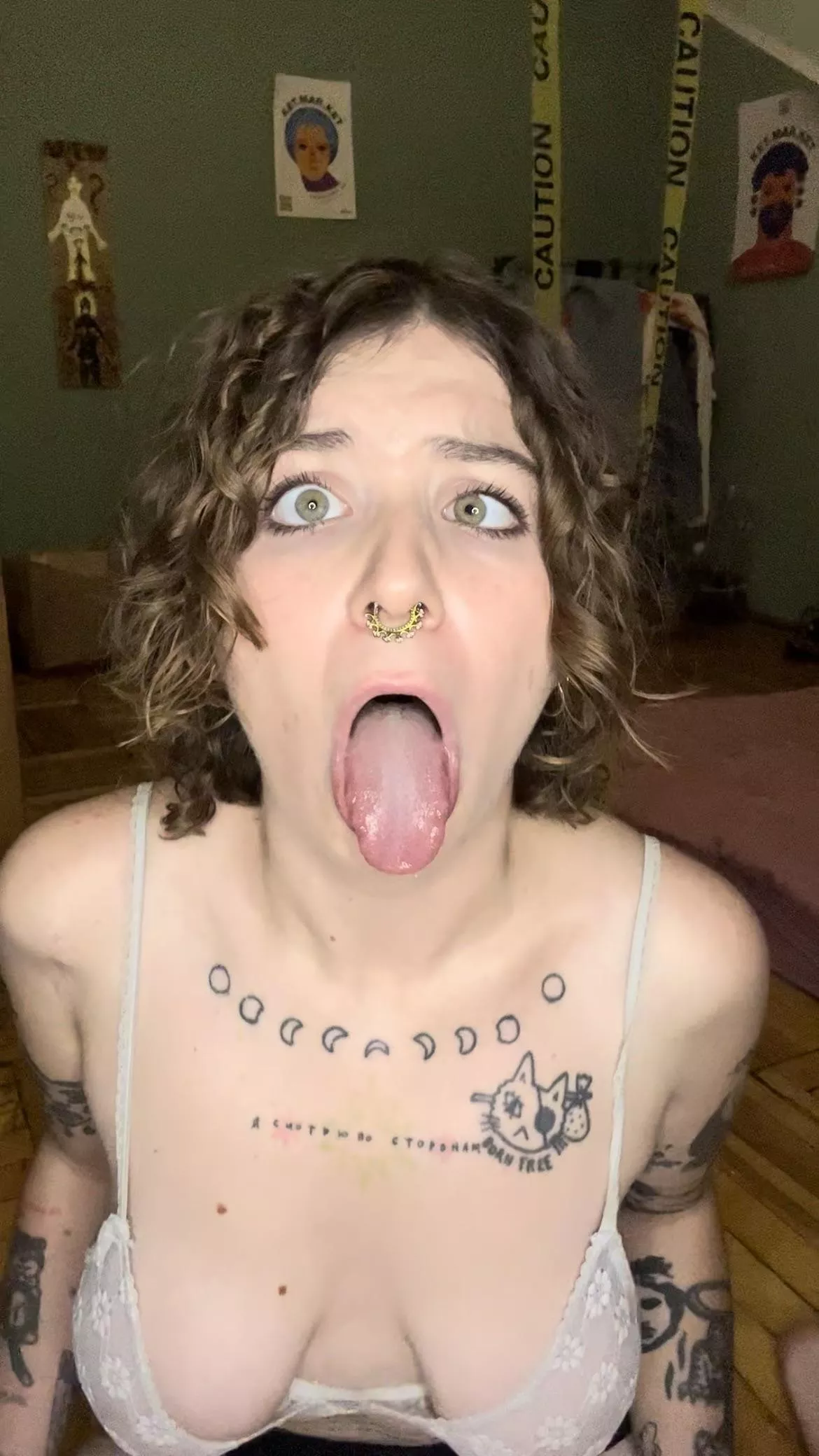 Wanna play truth or dare? 