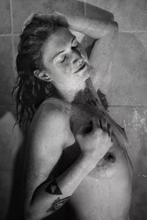 Wanna take photos in a shower? 