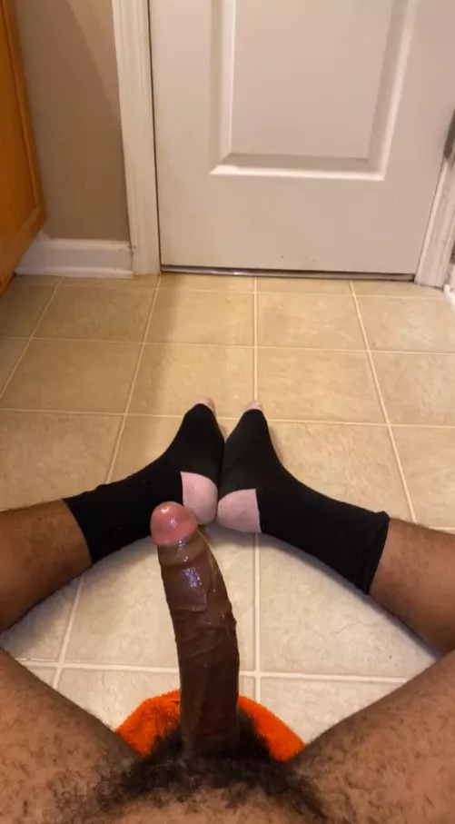 What would happen if you walked in your bathroom ready to shower and I sitting like this 😈