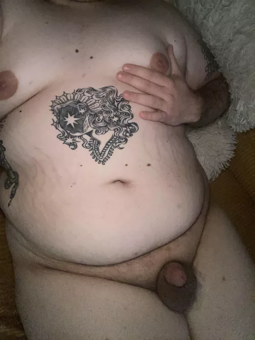 Who gonna rub my tummy while cuddling?