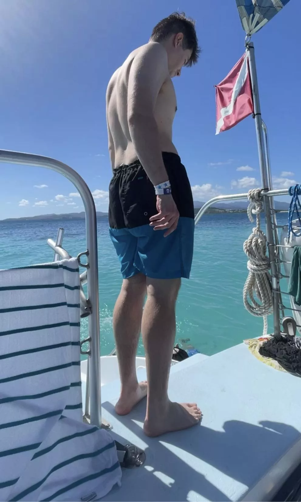 Who wants to go to Puerto Rico with me? 🇵🇷🏝️👣