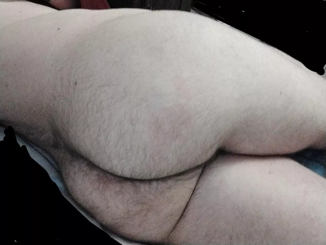 22m virgin - looking for older/fwb to break me in. Location SE, can't host.