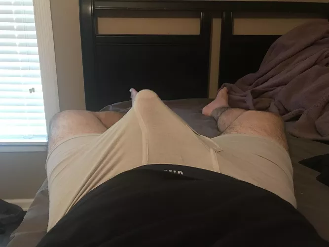 [25] bored here wbu? 