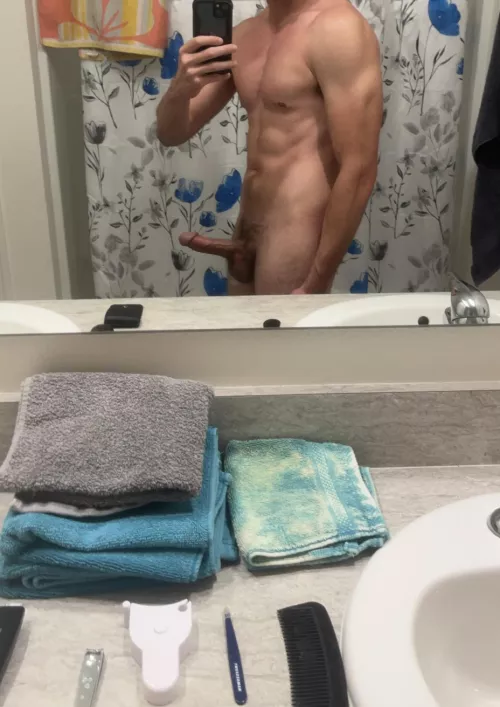 30 [M4F] Looking for an FWB or short term fun