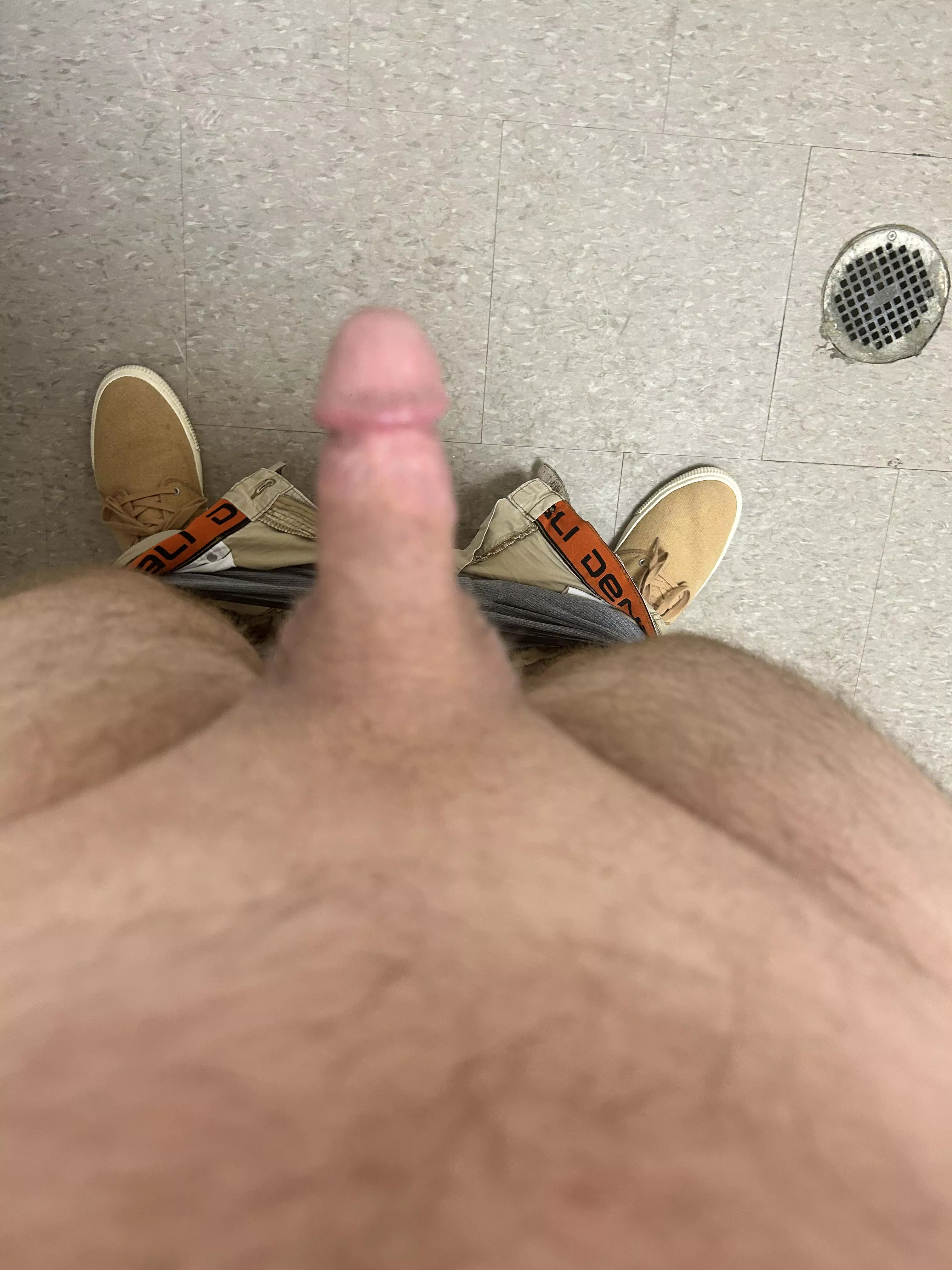 50 City:  Orlando, Florida need to rub cocks 