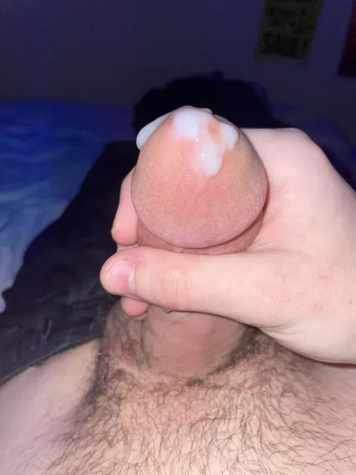 Anybody wanna lick the cum off my tip? 😈😈