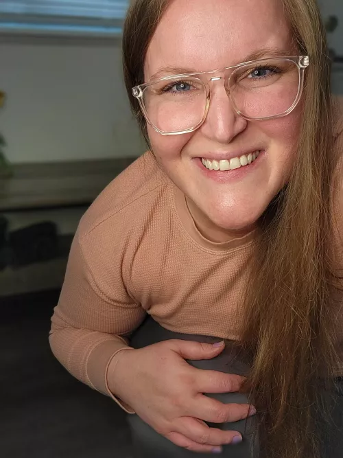 Bedroom eyes on point. 😇