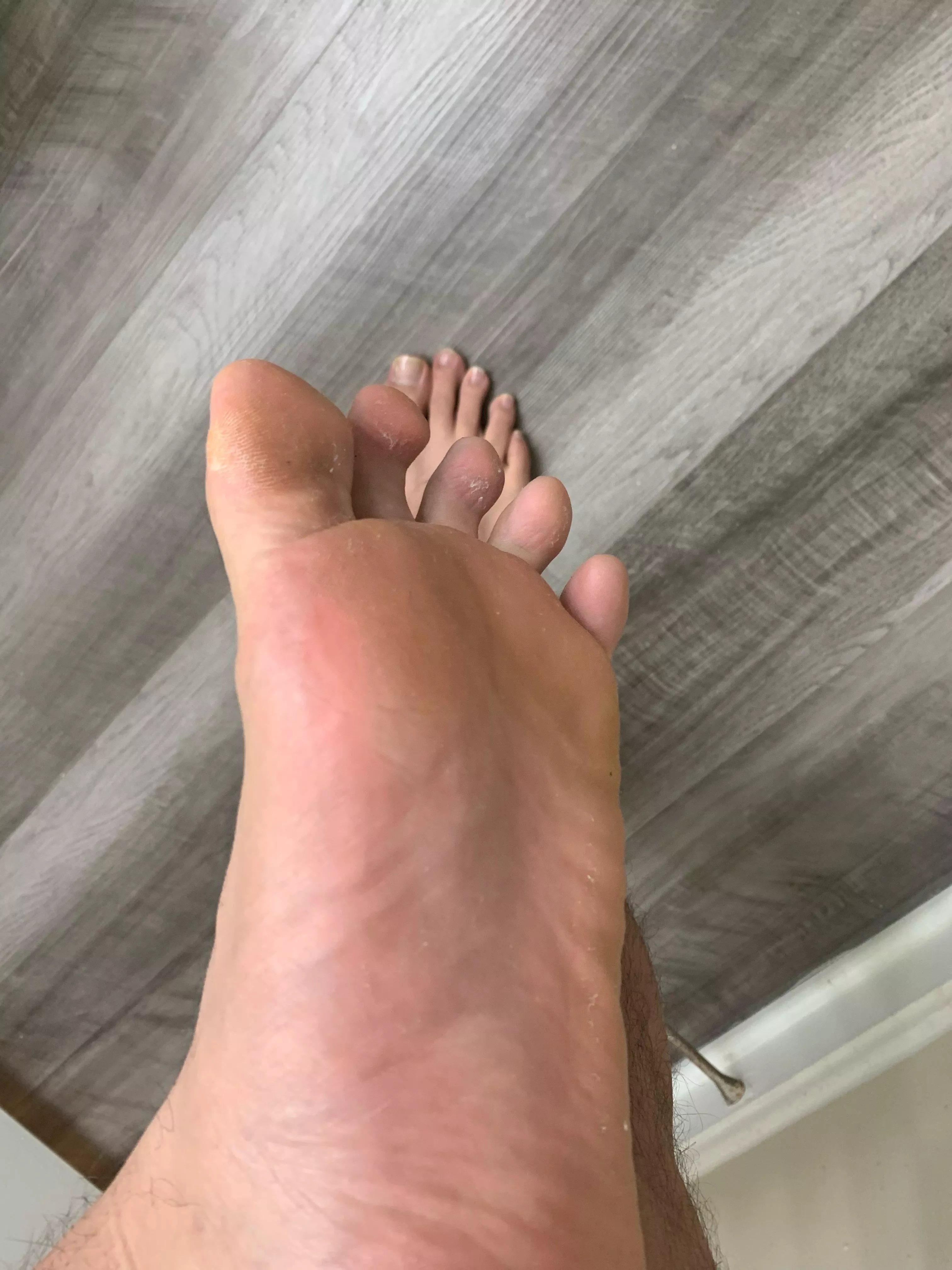 Dirty ass feet 