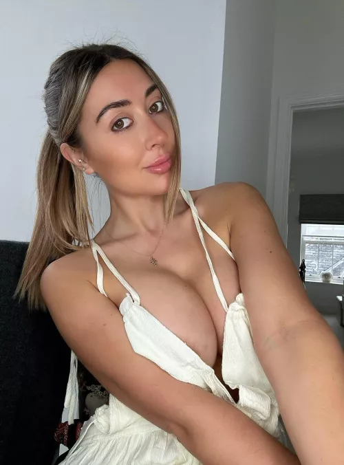 do i look just like every other blonde?