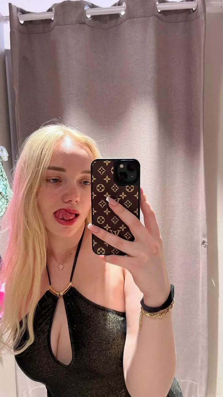 Do you enjoy the view on my slut body 18F (Free OF)