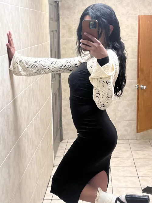 Femboy (22) looking for fun( TONIGHT ONLY)