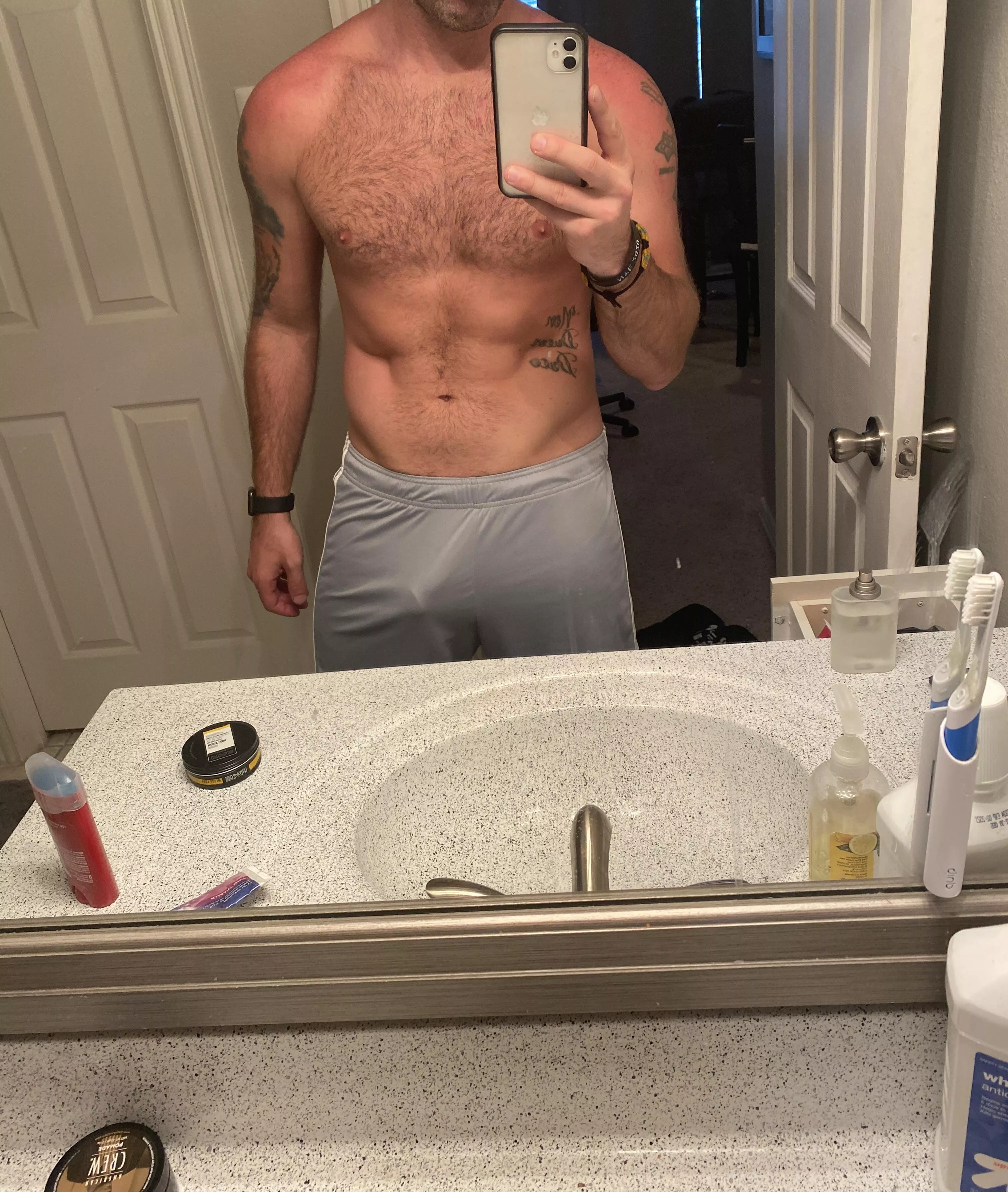 Fit attractive bull here can host or travel available tonight 