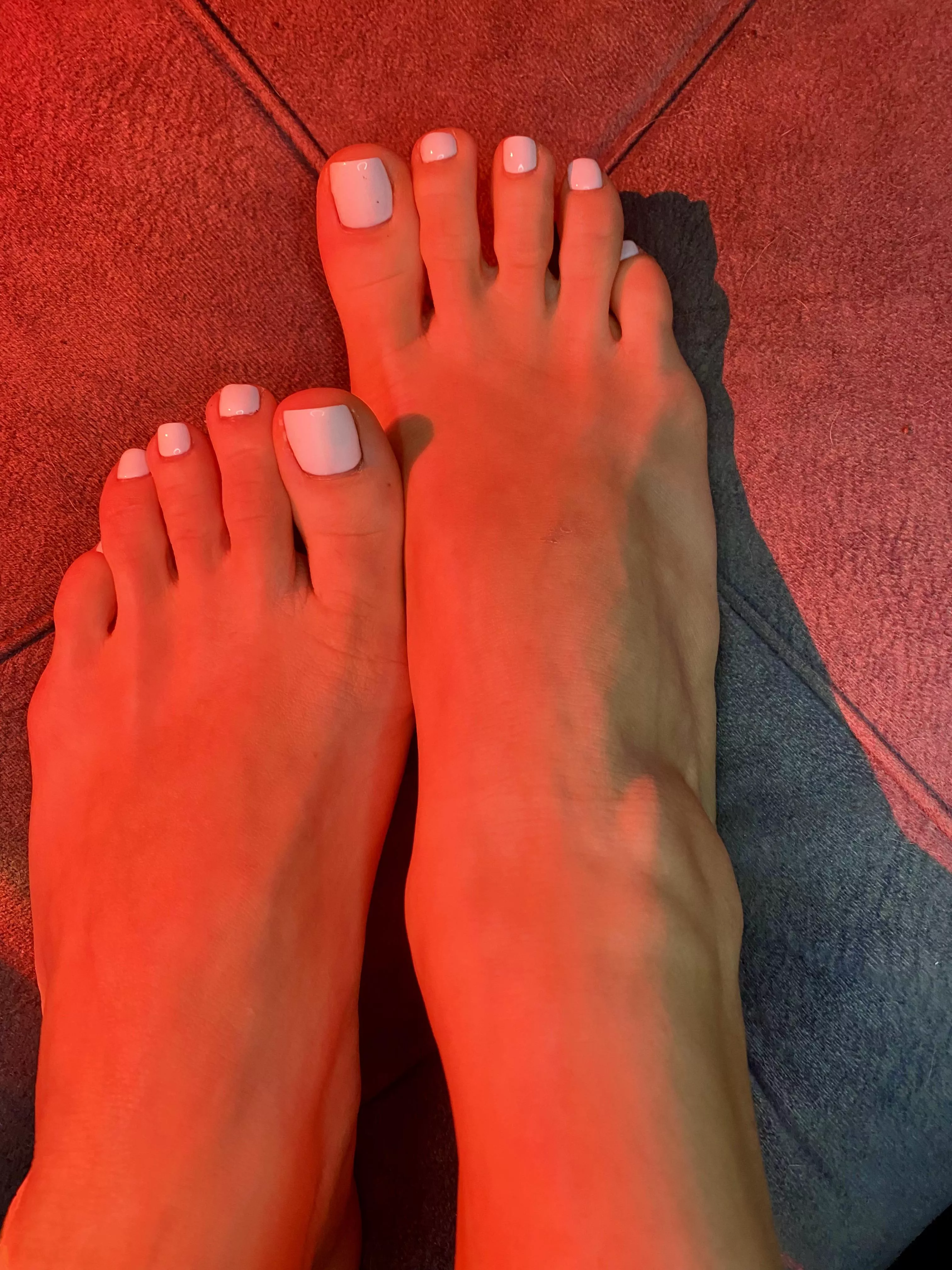 I know you like my feet 😈