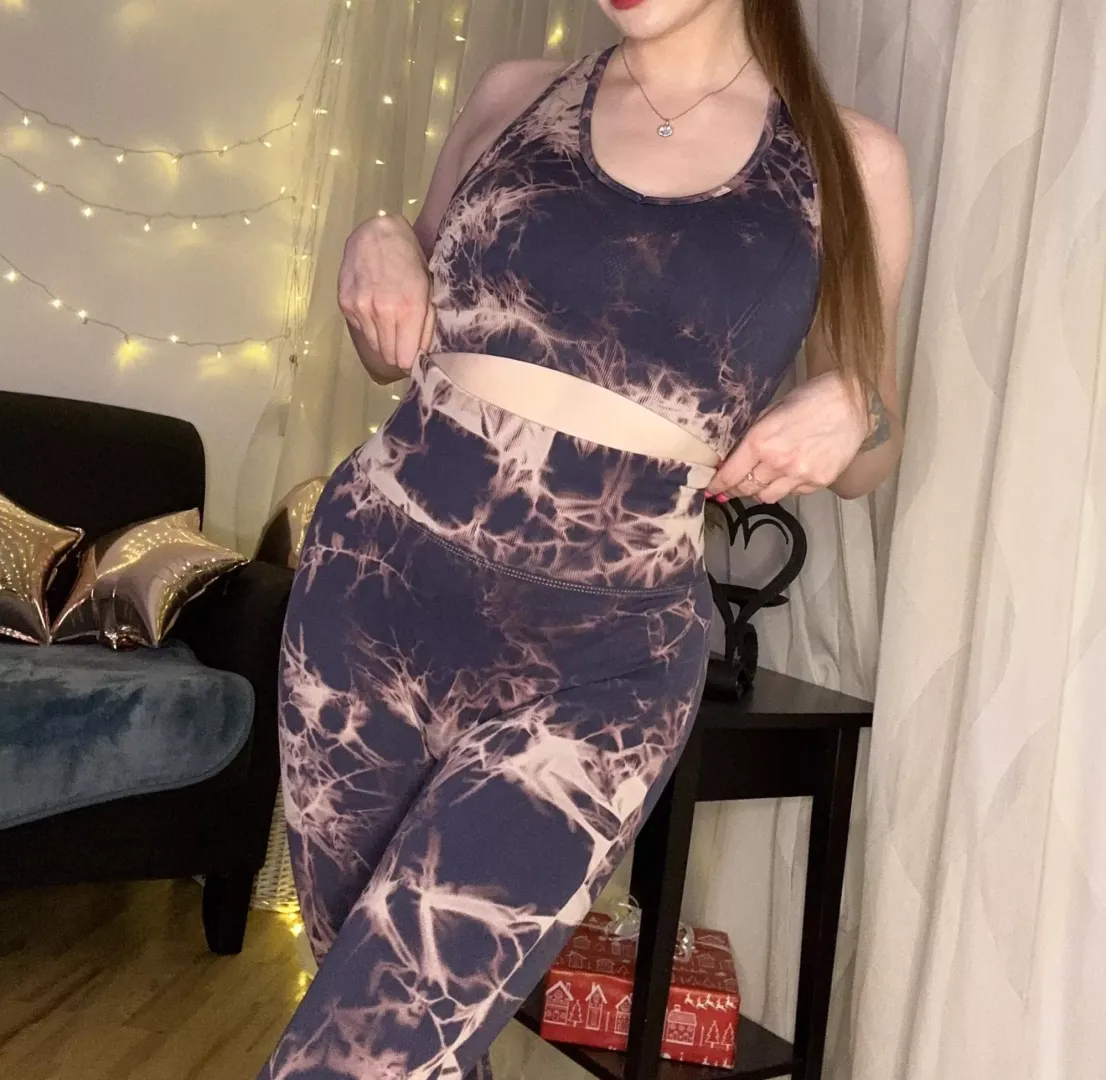 I like sporty, sexy clothes