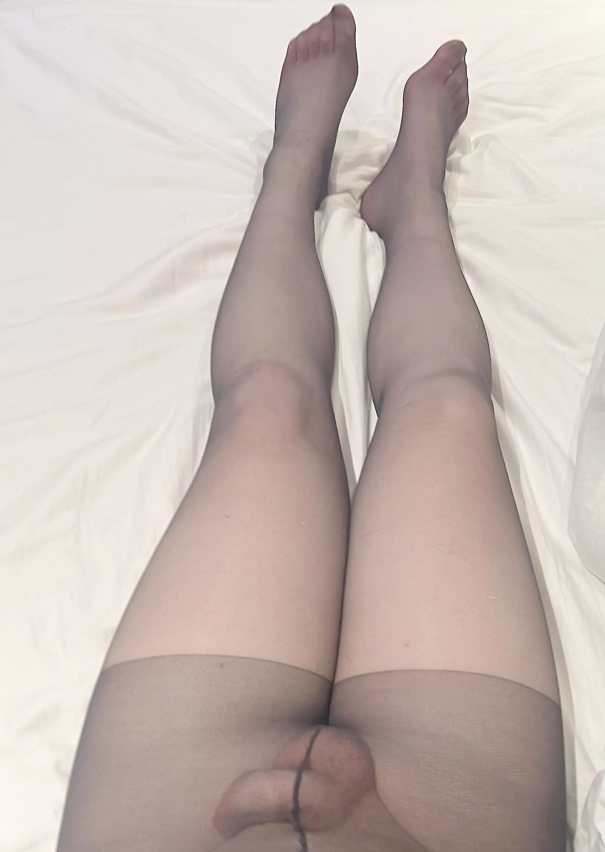I’m smol 👉👈 please DM me and tease me about it 🥹🥰