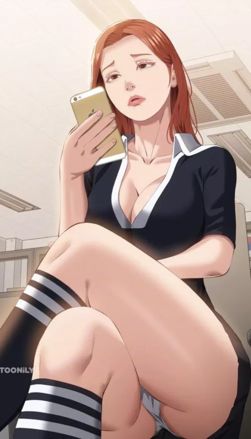 Is it me or does she actually look like a real life idol? Like her eyes especially