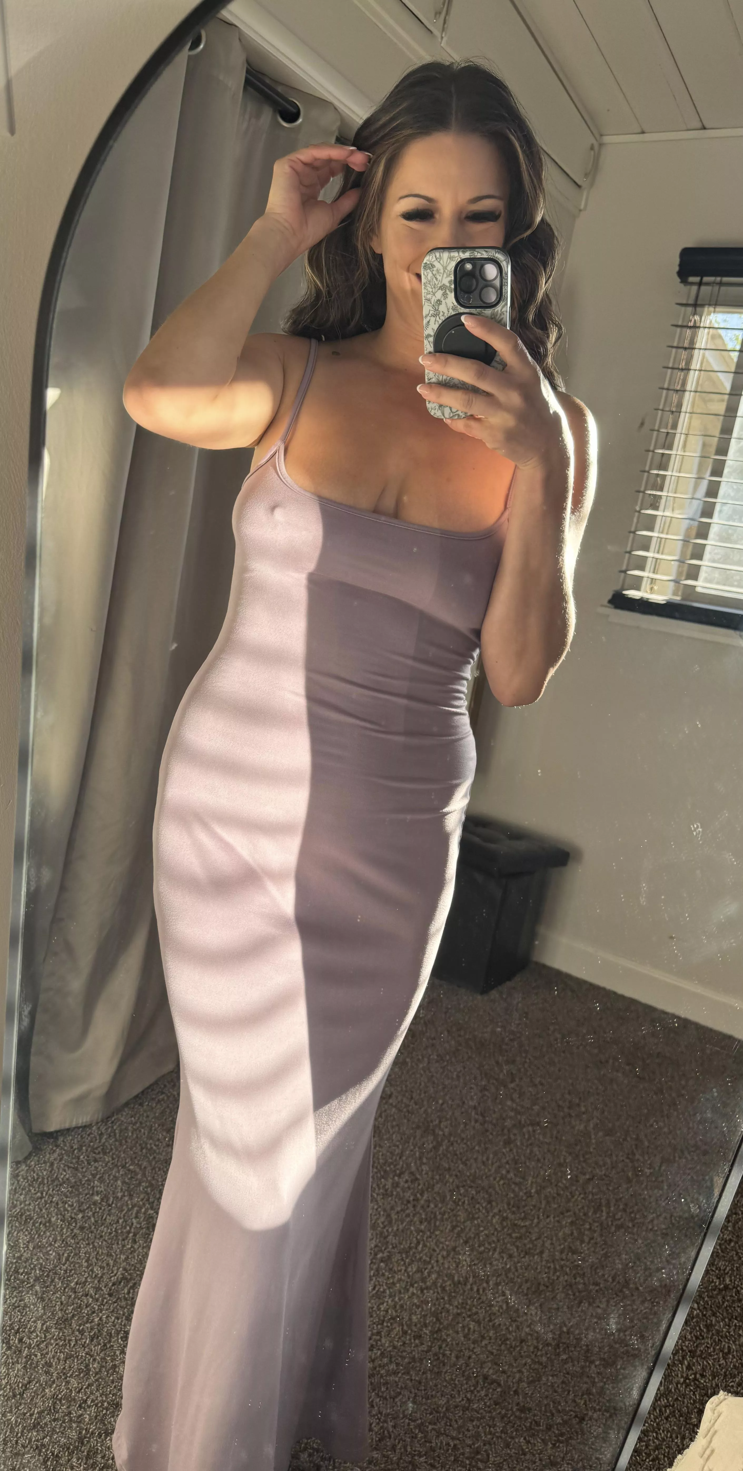 No bra, no problem [f]