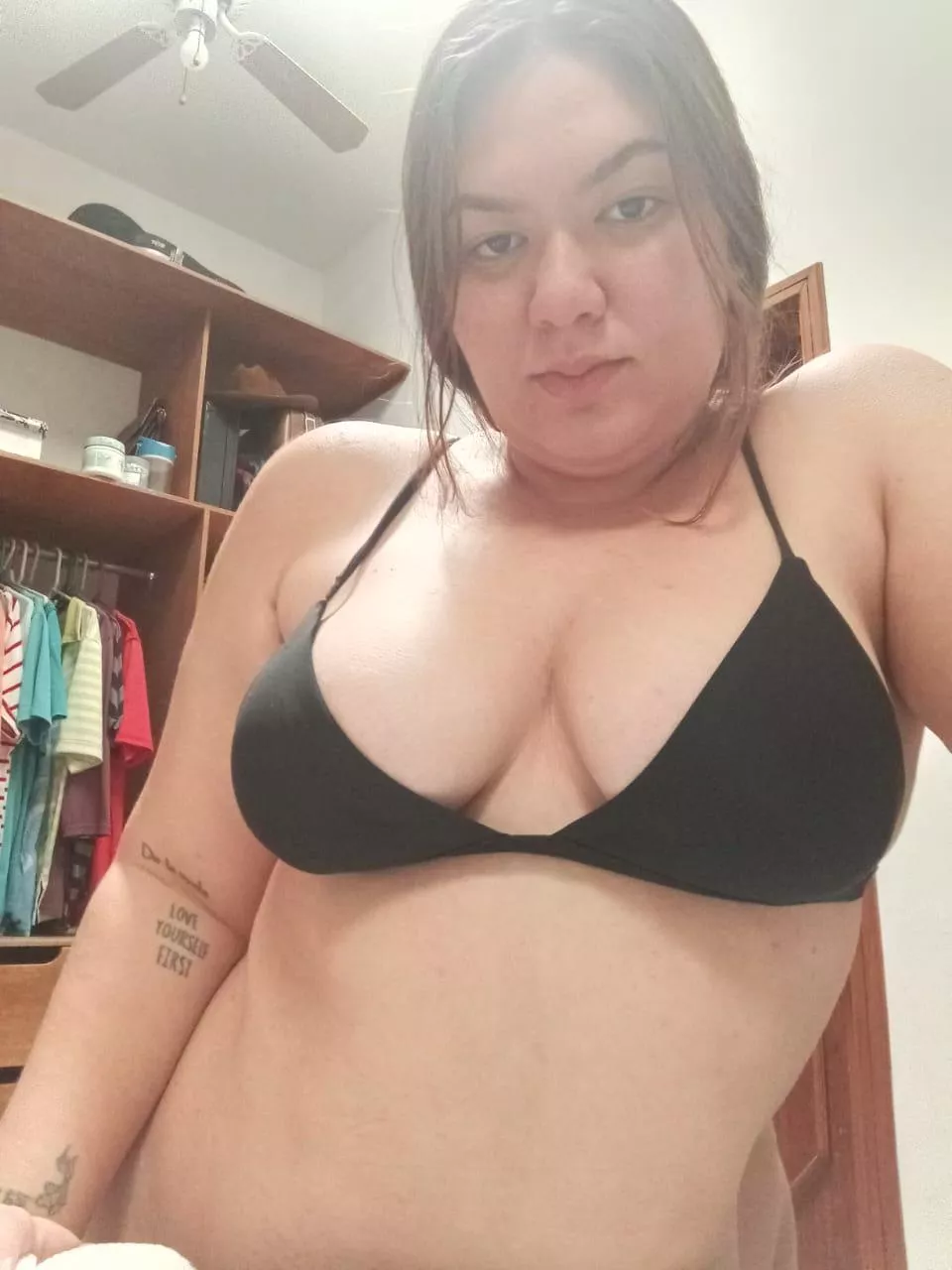 [SELLING] I am angii, available Video calls/ Custom videos/ Sexting. so write me baby! DM for Snapchat