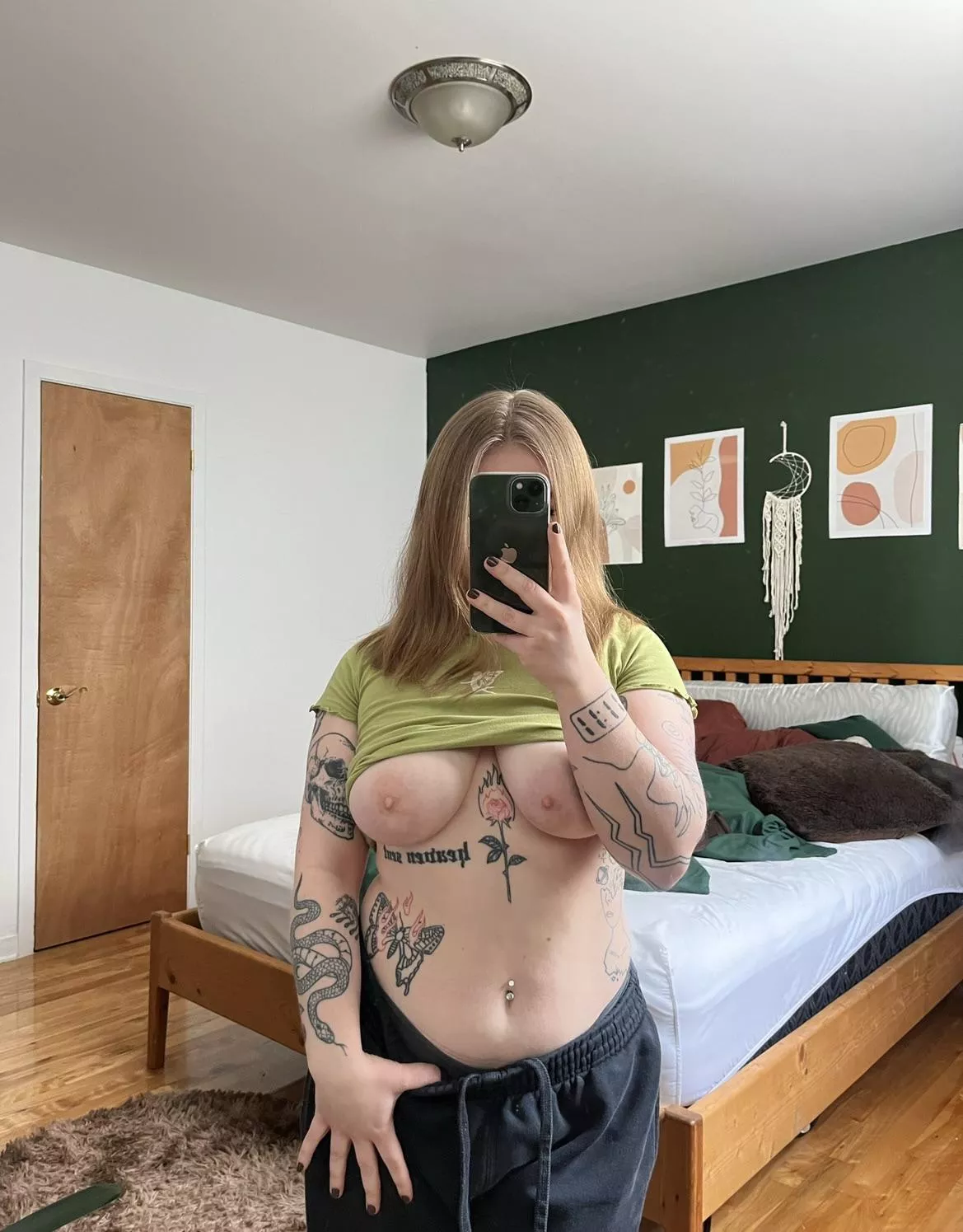 Small and horny as fuckkk