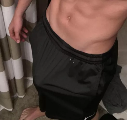 Sup bros. Any dudes wanna nut in basketball shorts with me. Pm me I got snap