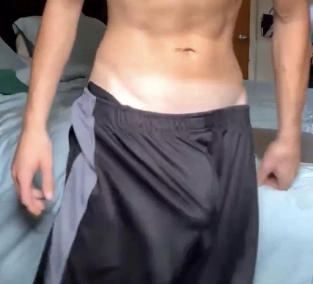 Sup bros. Any dudes wanna nut in basketball shorts with me. Pm me I got snap