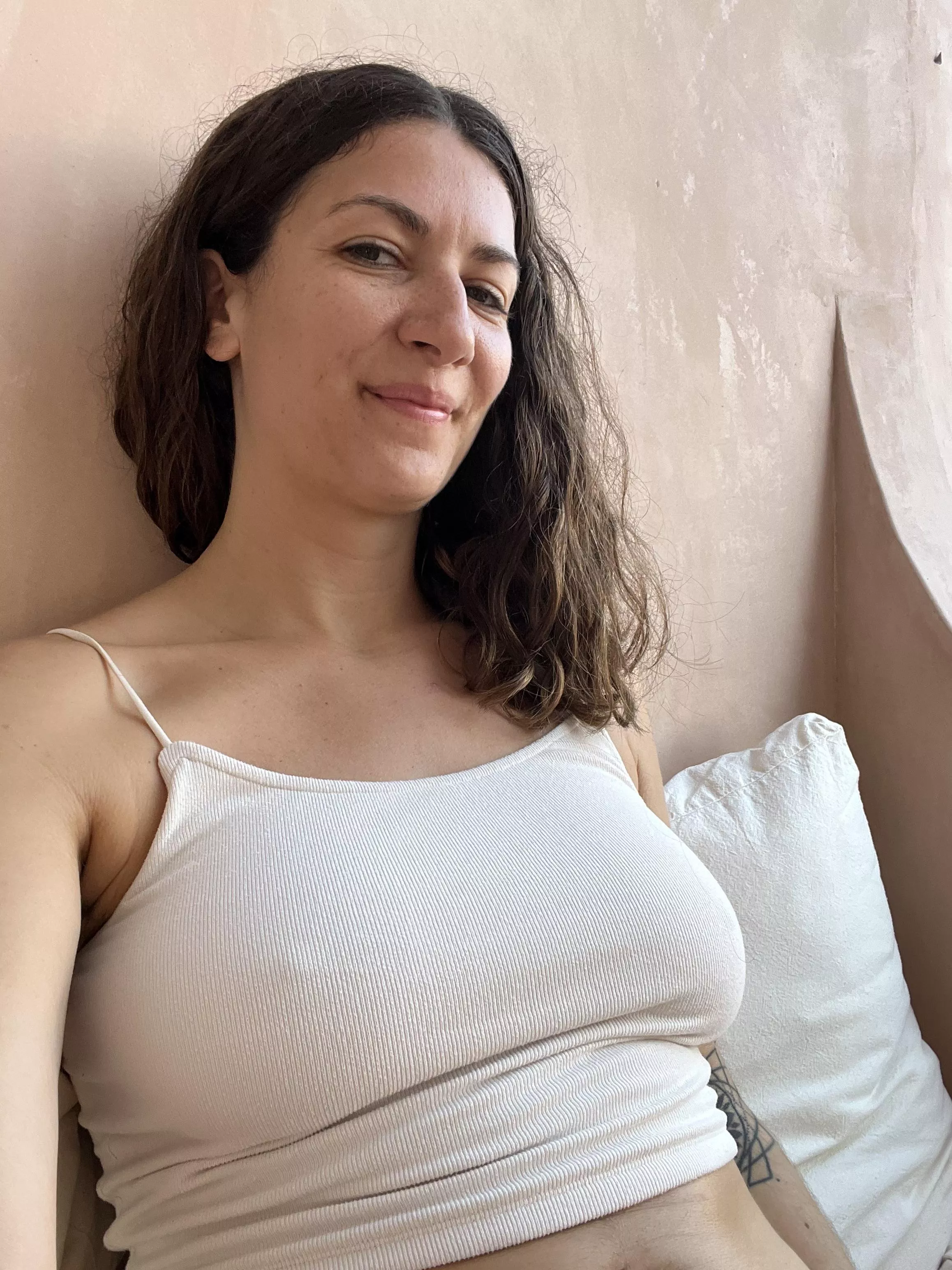 Waiting for someone to bring me a coffee [f]